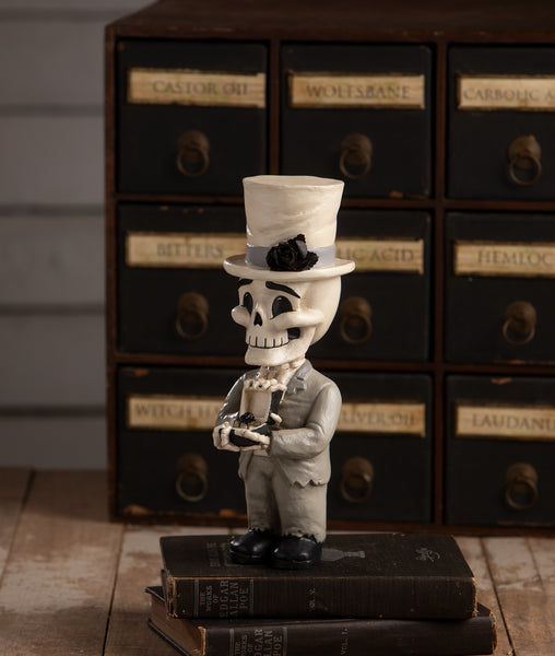 Groom Mortimer Skelly