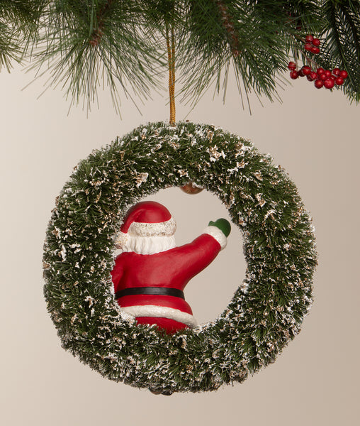 Kitschmas Santa in Wreath