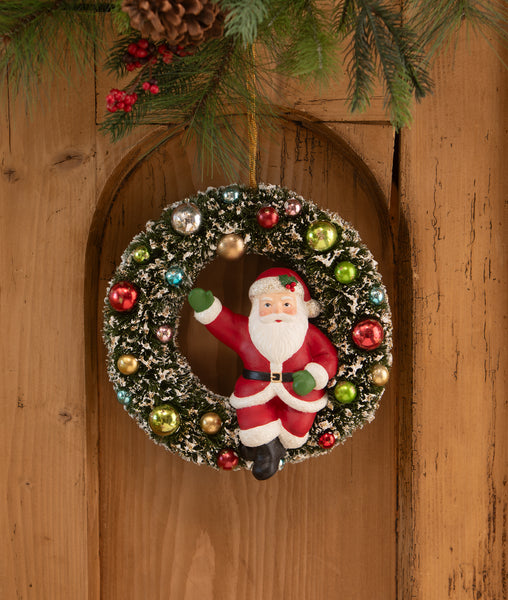 Kitschmas Santa in Wreath