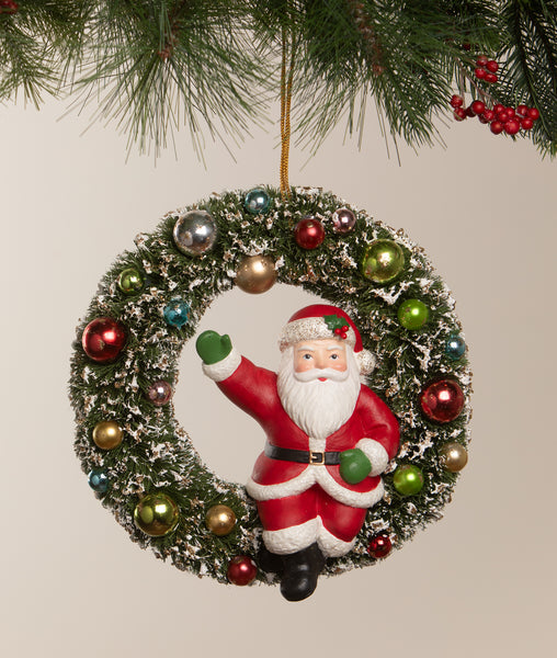 Kitschmas Santa in Wreath