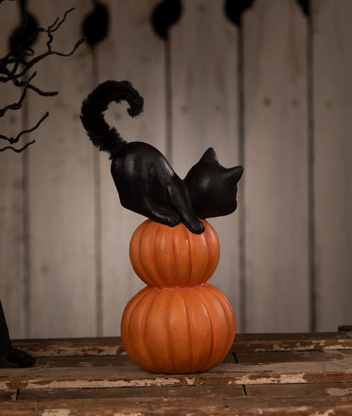 Small Pumpkin Stack Black Cat